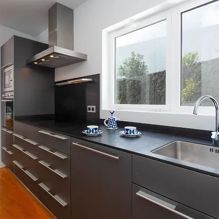 Ereza Royal Family Hoopoe-1 Willa