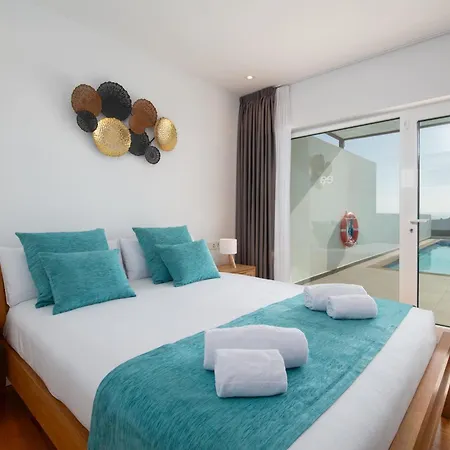 Willa Ereza Royal Family Hoopoe-1 *