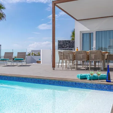 Villa Ereza Royal Family Hoopoe-1 *