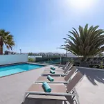 Villa Ereza Royal Family Hoopoe-1